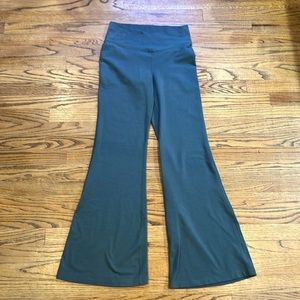 Old Navy Extra High Rise Super Flare Leggings